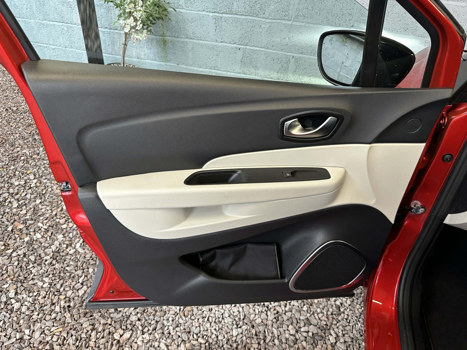 Used Renault Captur 2019 for sale - 77478115: Photo 30