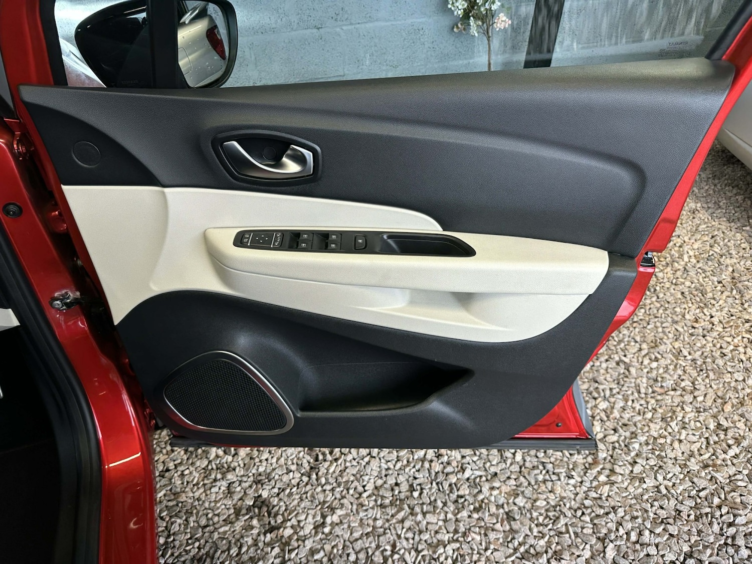 Used Renault Captur 2019 for sale - 77478115: Photo 31