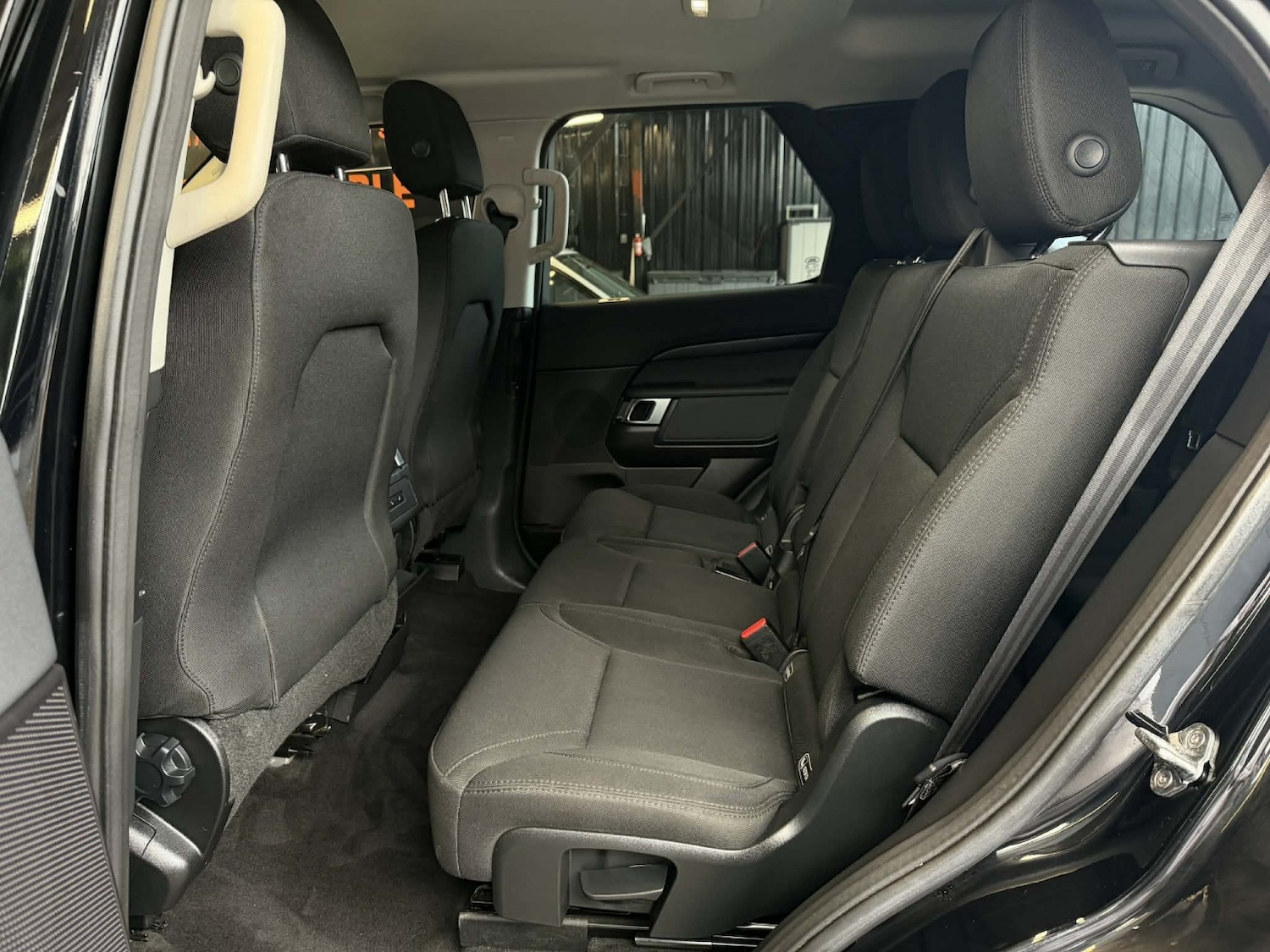 Used Land Rover Discovery 2018 for sale - 77632397: Photo 18