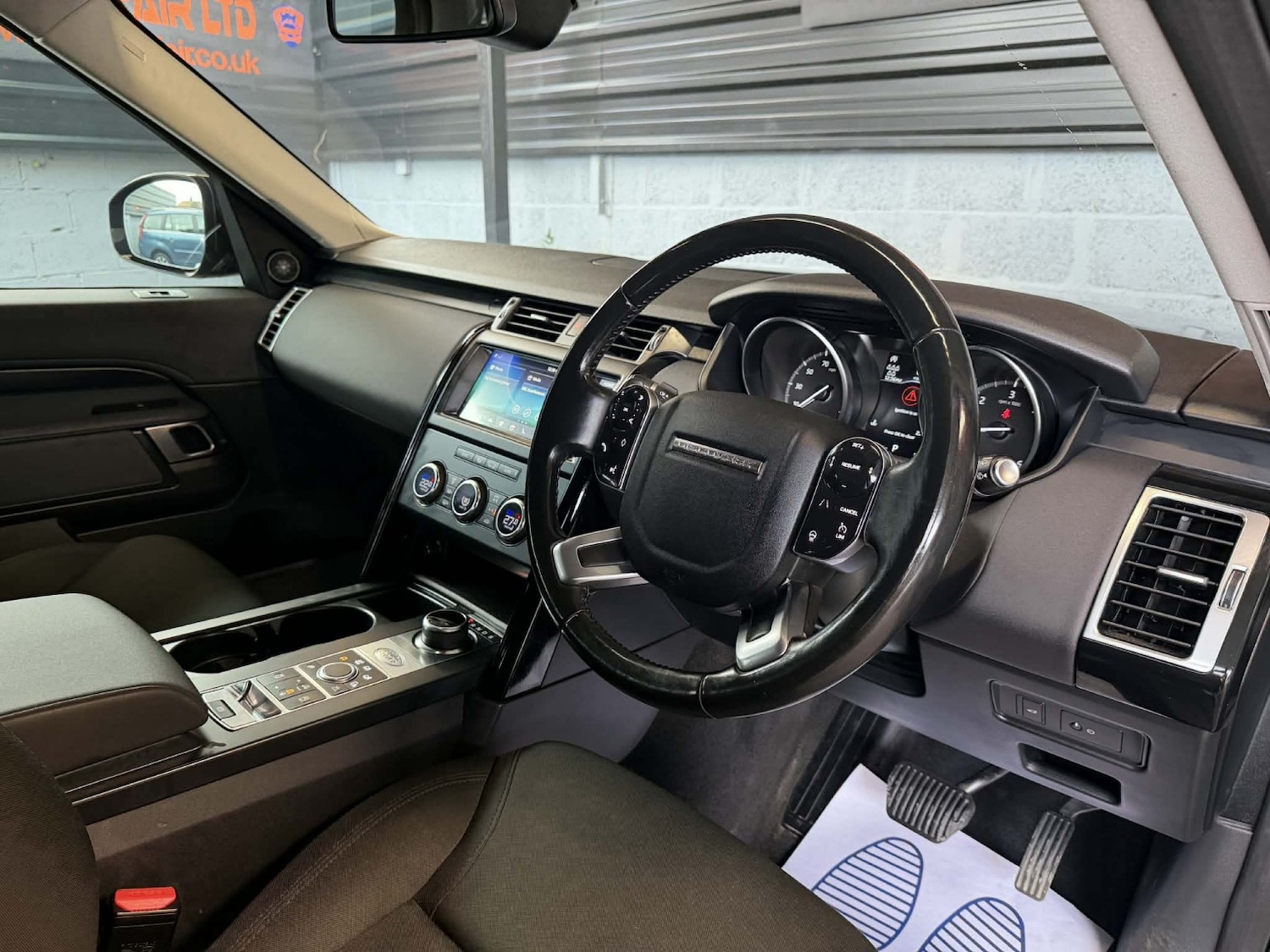 Used Land Rover Discovery 2018 for sale - 77632397: Photo 29
