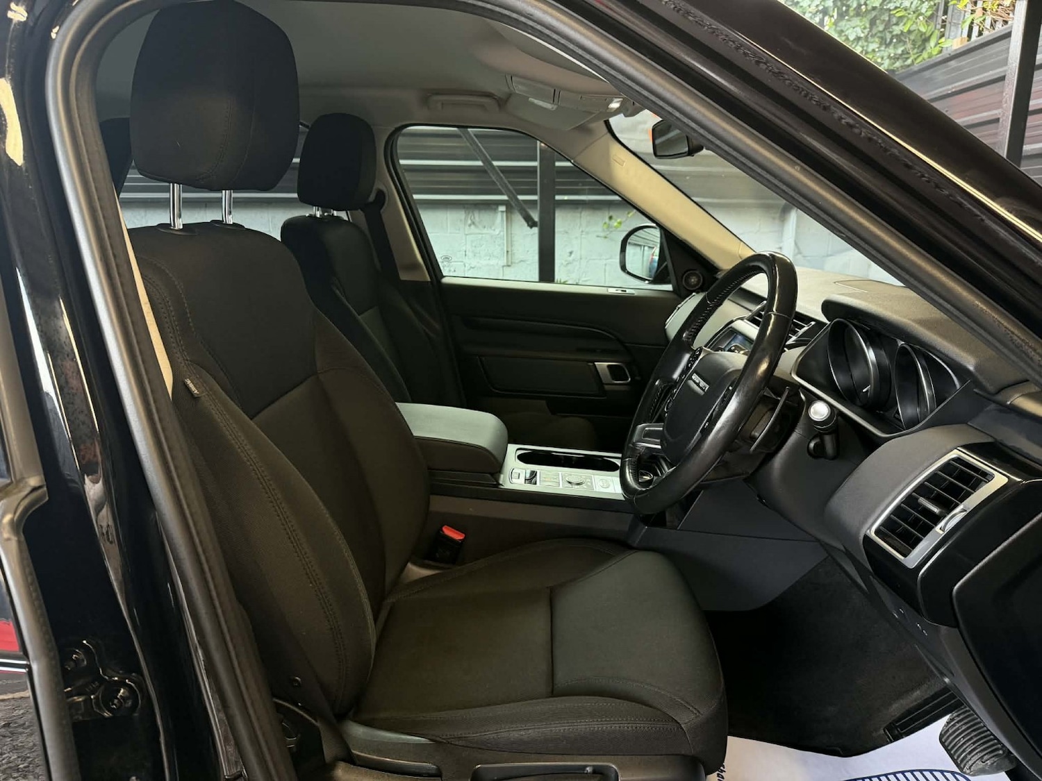 Used Land Rover Discovery 2018 for sale - 77632397: Photo 30