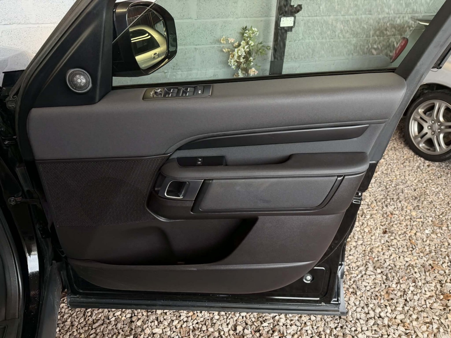 Used Land Rover Discovery 2018 for sale - 77632397: Photo 37