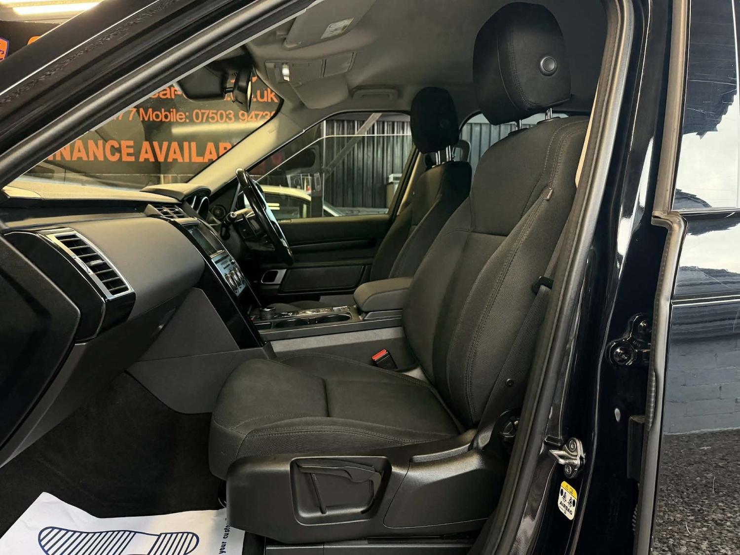 Used Land Rover Discovery 2018 for sale - 77632397: Photo 9