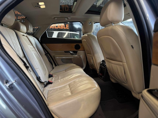 Used Jaguar XJ 2013 for sale - 76324740: Photo 17