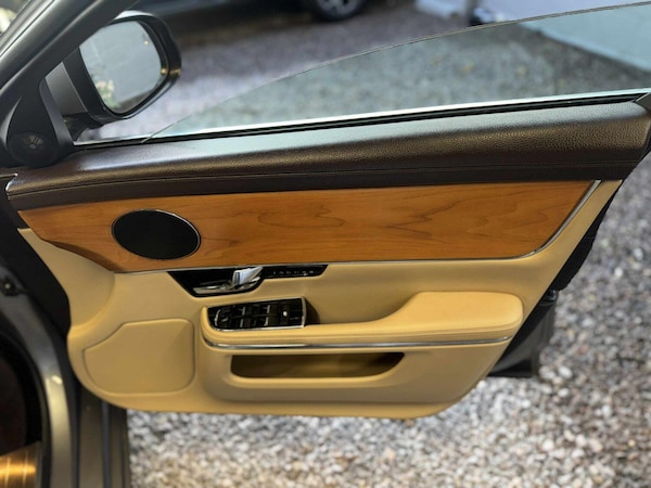 Used Jaguar XJ 2013 for sale - 76324740: Photo 36