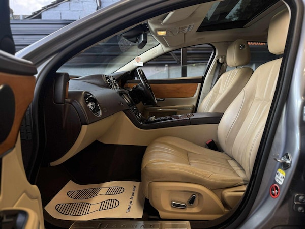 Used Jaguar XJ 2013 for sale - 76324740: Photo 9