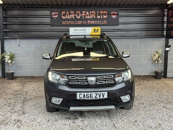 Used Dacia Sandero Stepway 2017 for sale - 76019653: Photo