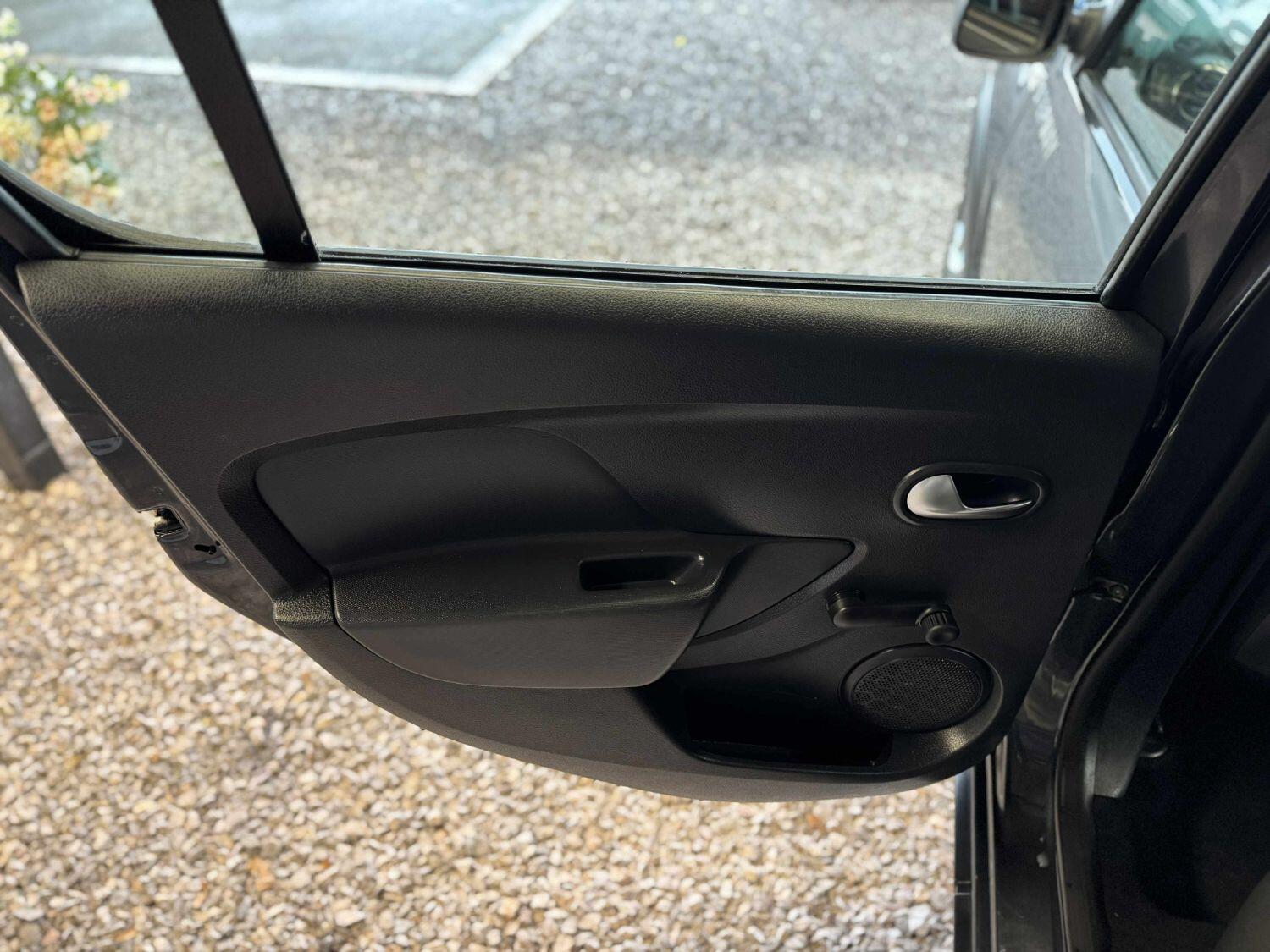 Used Dacia Sandero Stepway 2017 for sale - 76019653: Photo 33