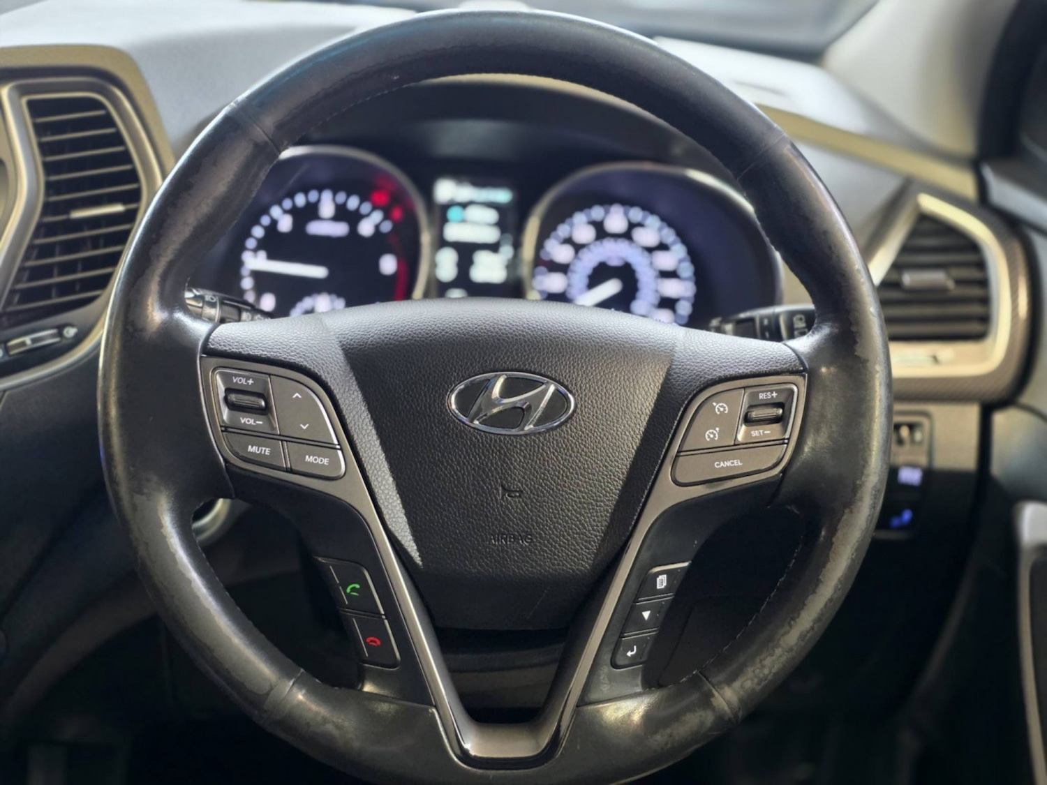 Used Hyundai Santa Fe 2016 for sale - 76935354: Photo 12