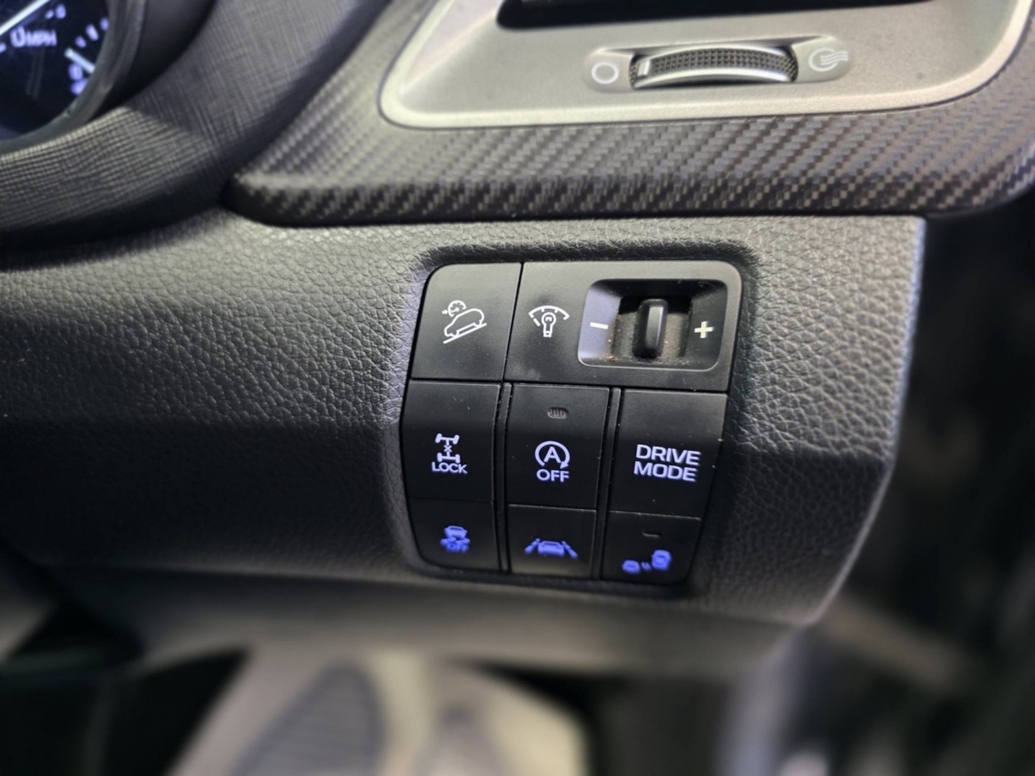 Used Hyundai Santa Fe 2016 for sale - 76935354: Photo 29