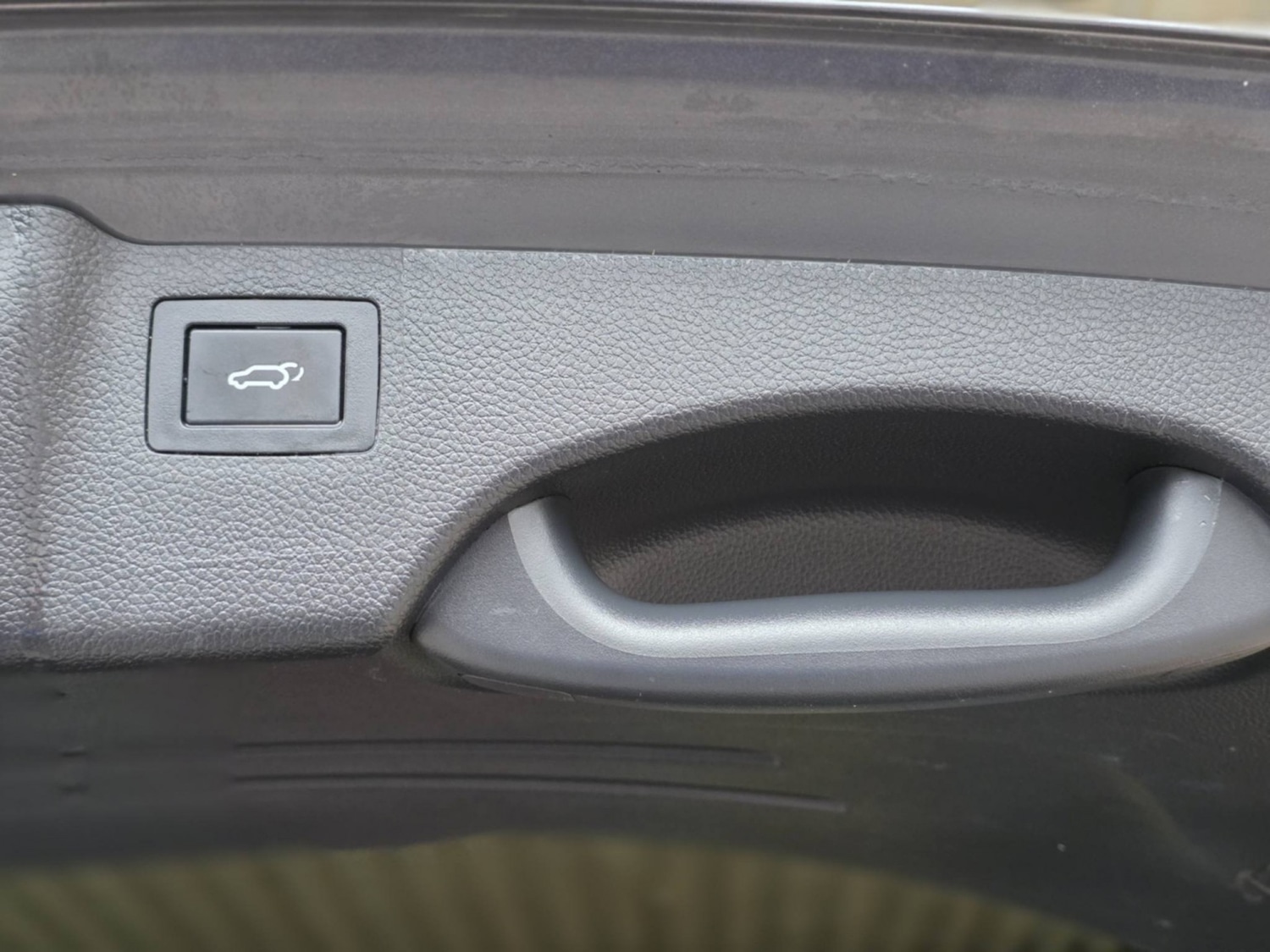 Used Hyundai Santa Fe 2016 for sale - 76935354: Photo 31