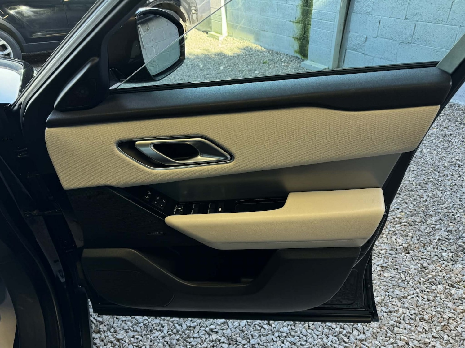 Used Land Rover Range Rover Velar 2018 for sale - 78018343: Photo 32