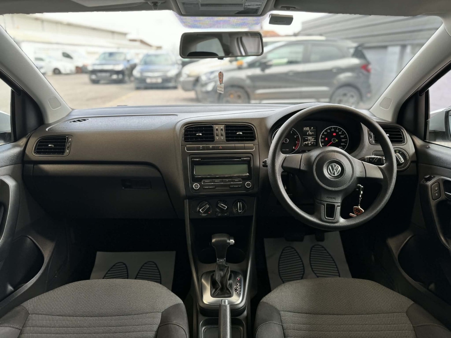 Used Volkswagen Polo 2010 for sale - 78141084: Photo 10