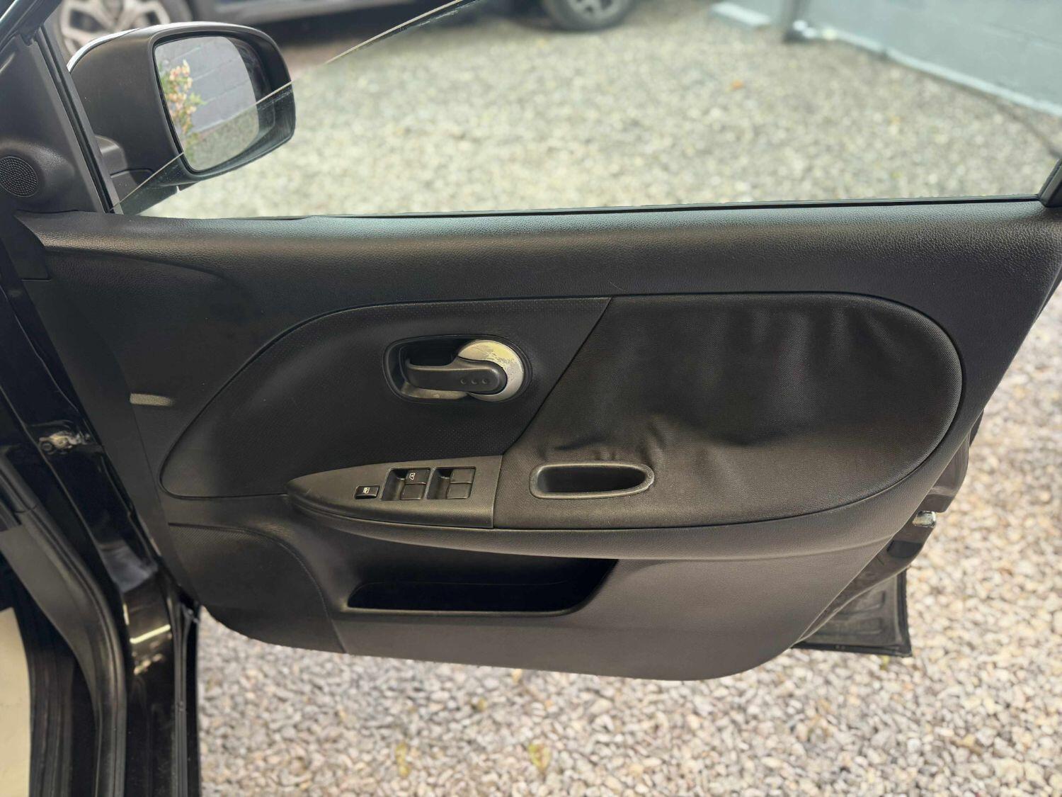 Used Nissan Note 2010 for sale - 76305661: Photo 31