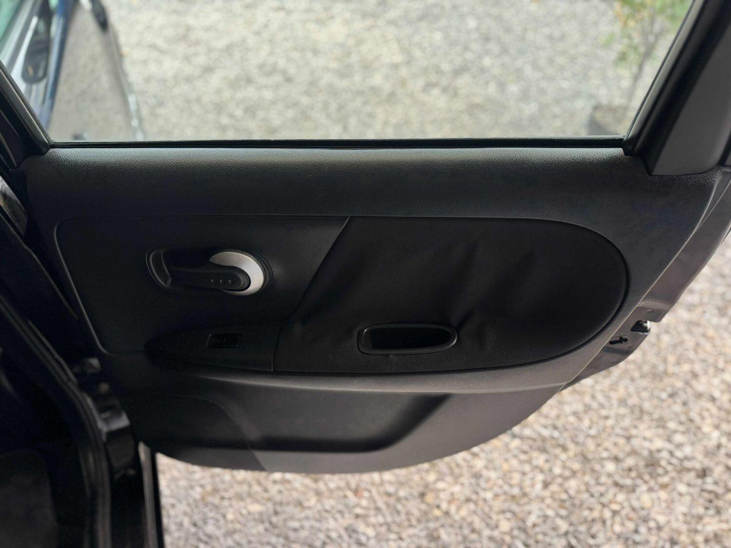 Used Nissan Note 2010 for sale - 76305661: Photo 33