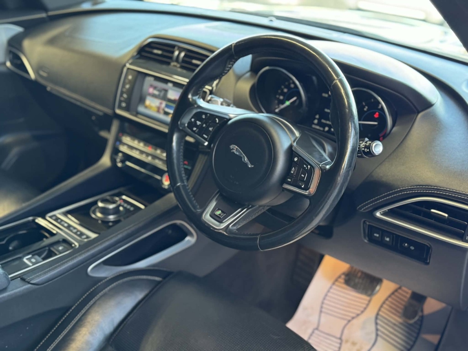 Used Jaguar F-Pace 2017 for sale - 78168858: Photo 28