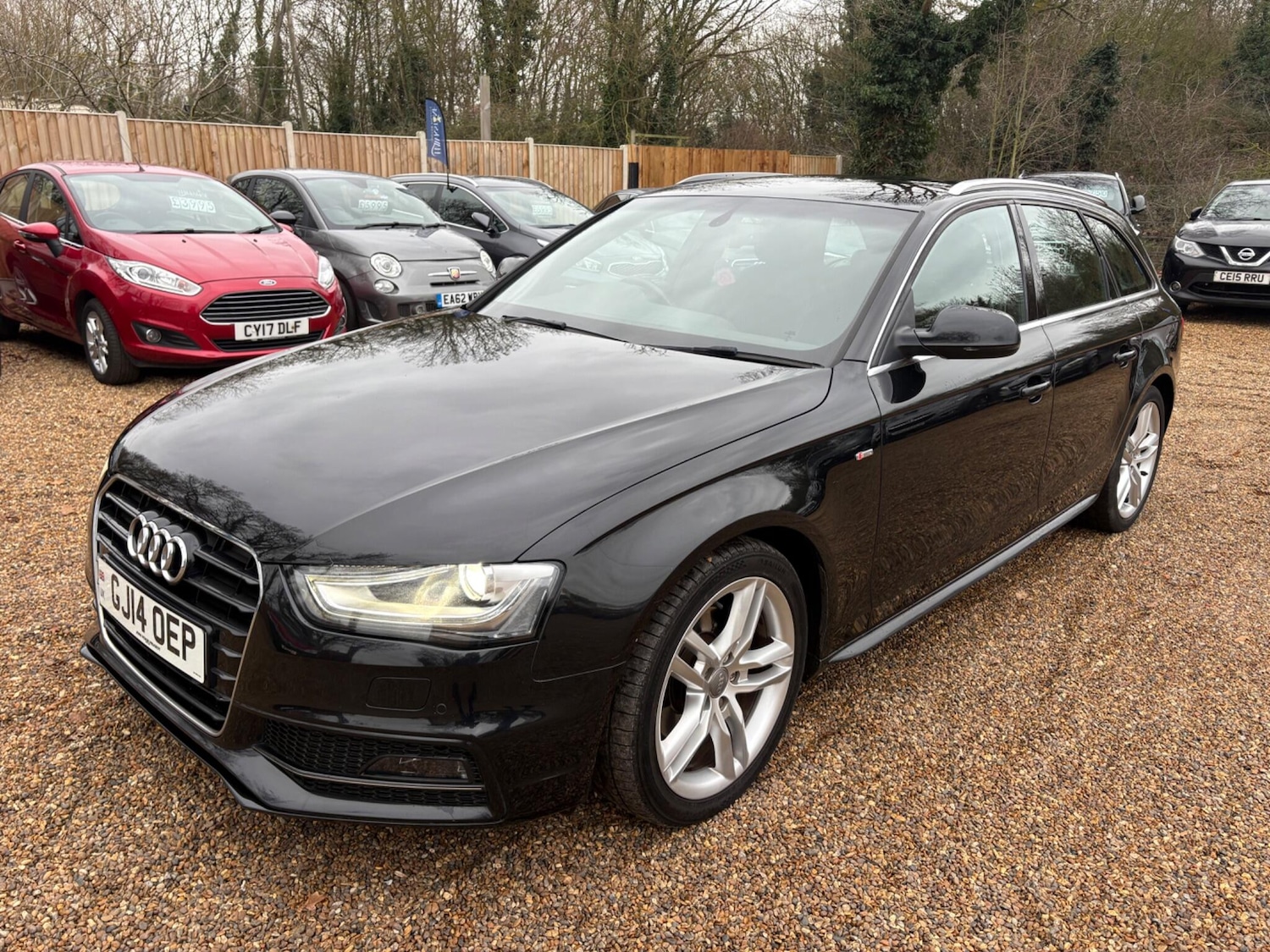 Used Audi A4 2014 for sale - 76936352: Photo 2