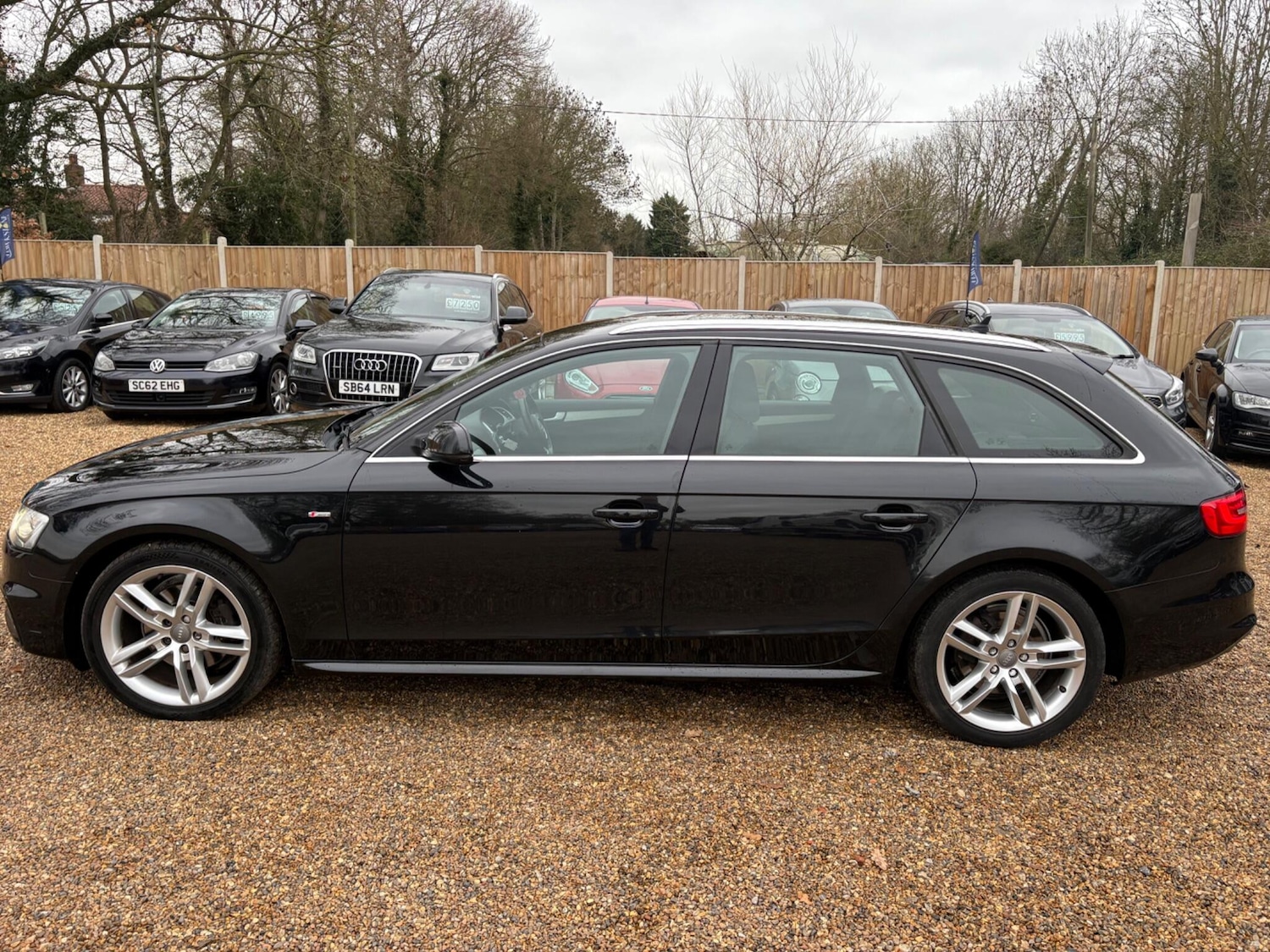 Used Audi A4 2014 for sale - 76936352: Photo 4