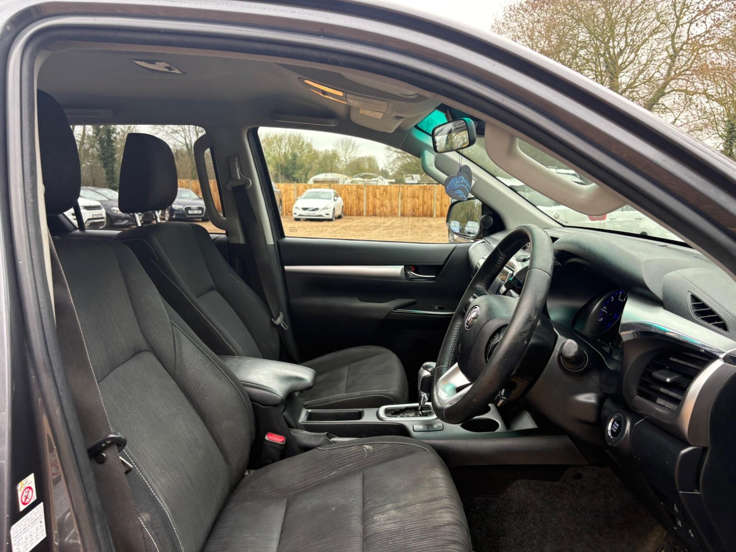 Used Toyota Hilux for sale - 77306062: Photo 14