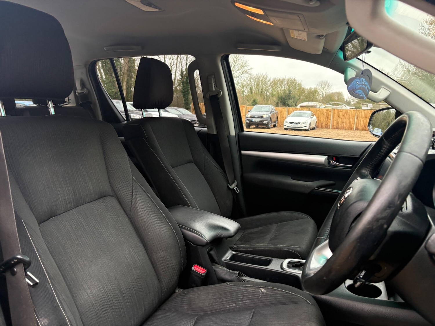 Used Toyota Hilux for sale - 77306062: Photo 15