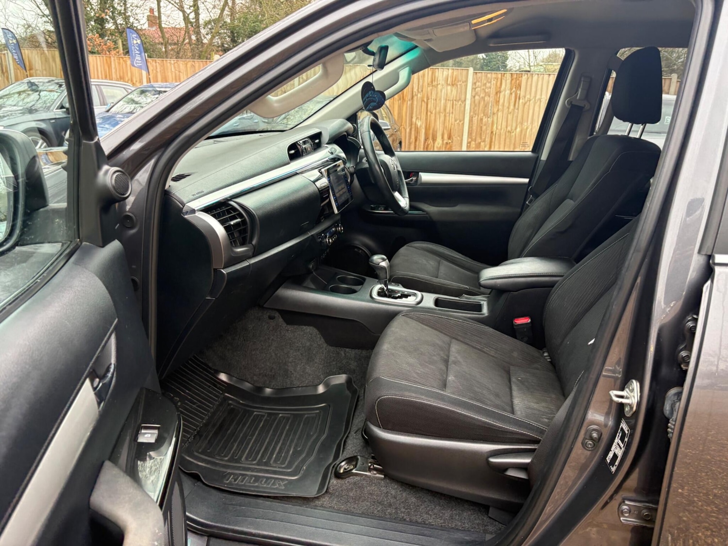 Used Toyota Hilux for sale - 77306062: Photo 28