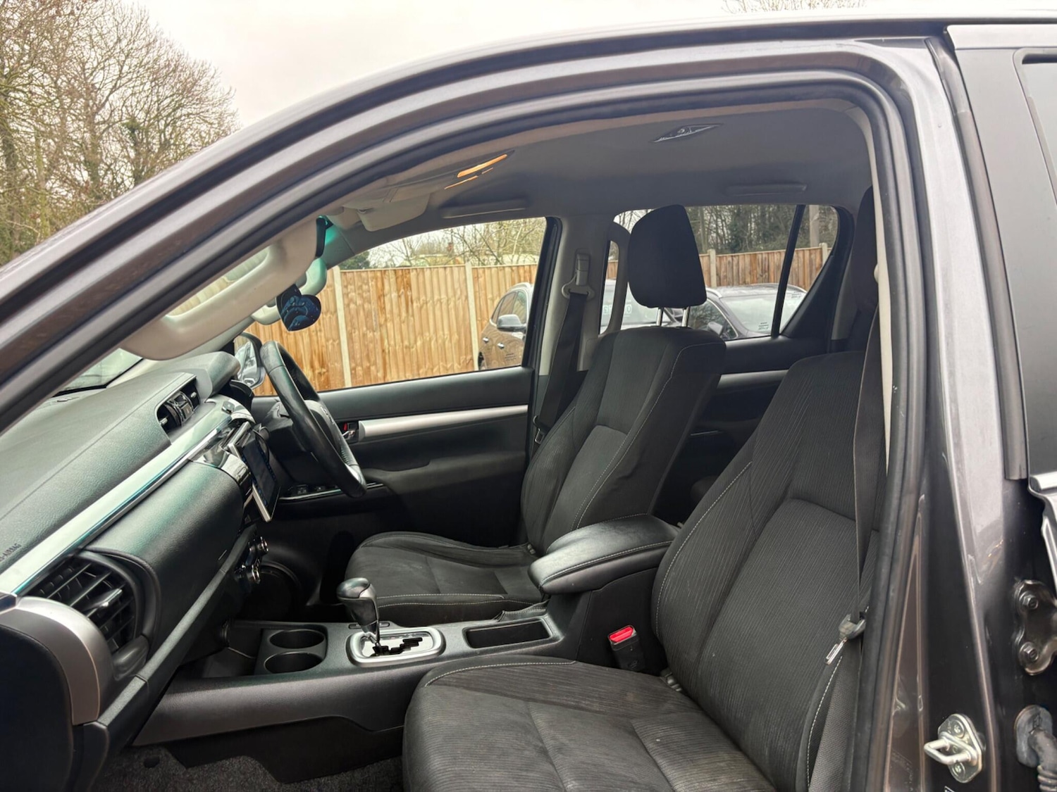 Used Toyota Hilux for sale - 77306062: Photo 29