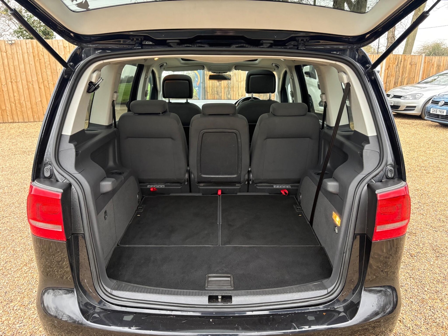 Used Volkswagen Touran for sale - 77597768: Photo 25