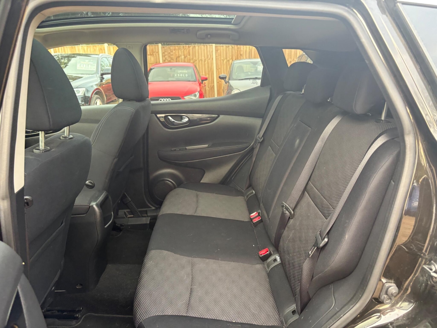 Used Nissan Qashqai 2015 for sale - 76527955: Photo 25