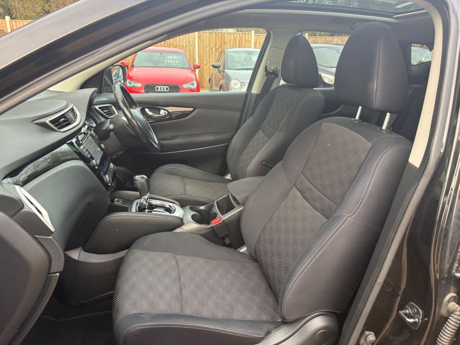 Used Nissan Qashqai 2015 for sale - 76527955: Photo 27