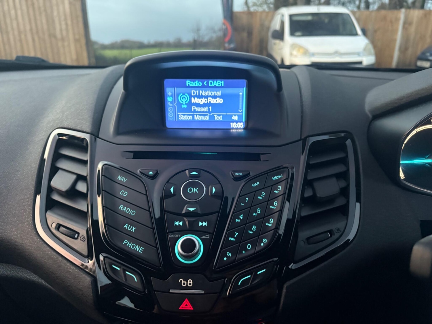 Used Ford Fiesta 2017 for sale - 76743172: Photo 15