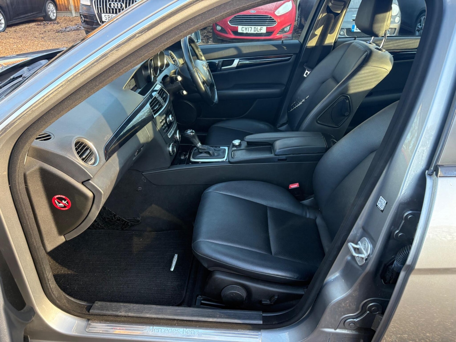 Used Mercedes-Benz C Class 2013 for sale - 76839861: Photo 32