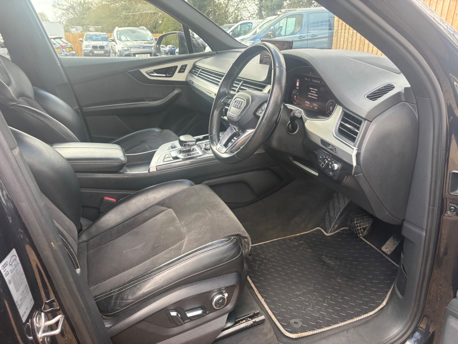 Used Audi Q7 2015 for sale - 78071880: Photo 17