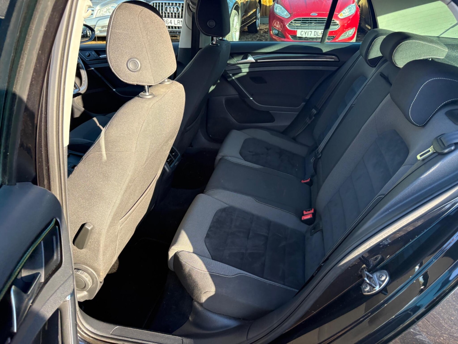 Used Volkswagen Golf 2013 for sale - 76839480: Photo 31