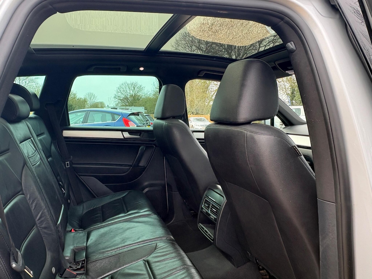 Used Volkswagen Touareg 2014 for sale - 77882753: Photo 21