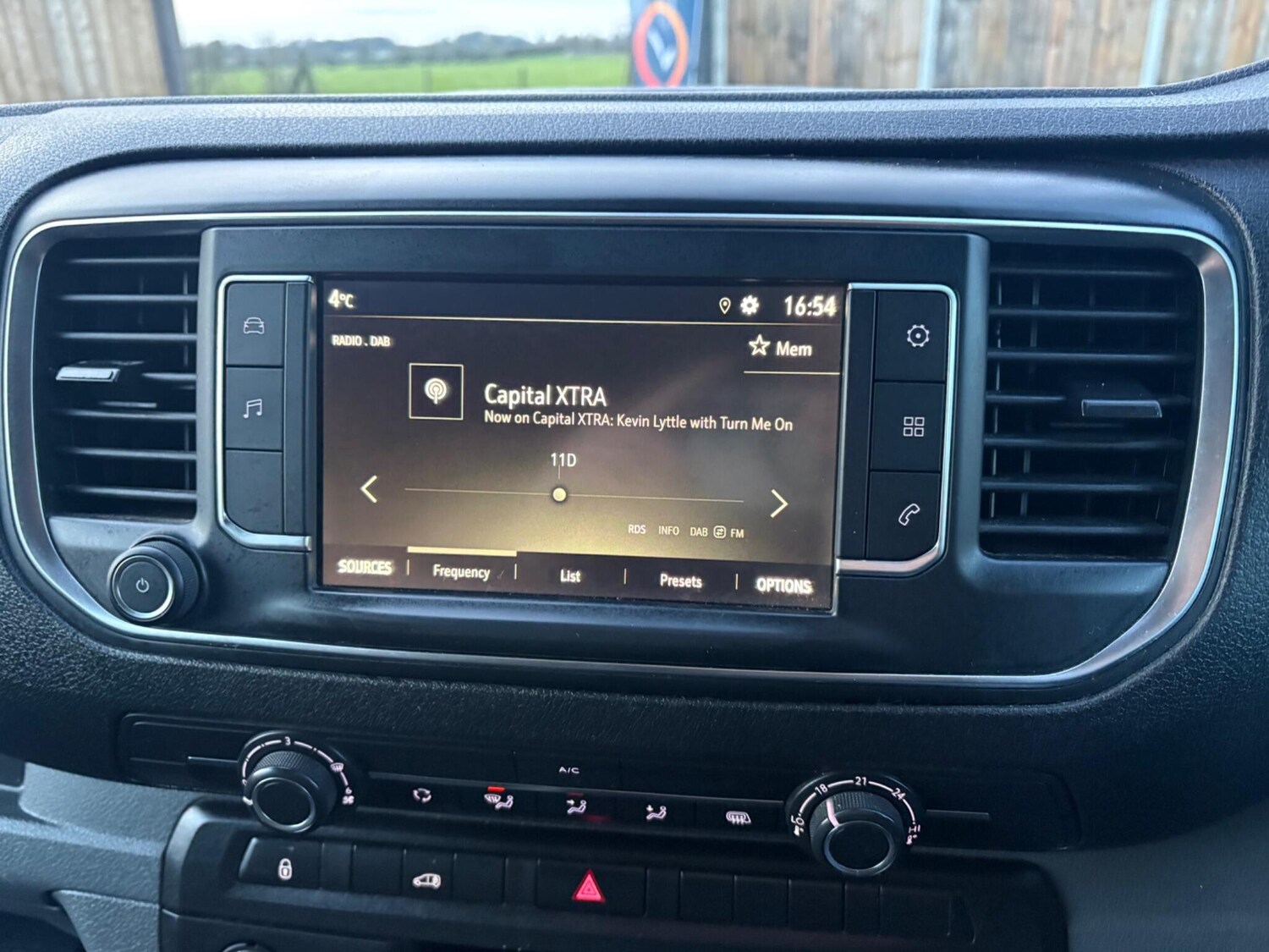 Used Vauxhall Vivaro for sale - 77559137: Photo 17