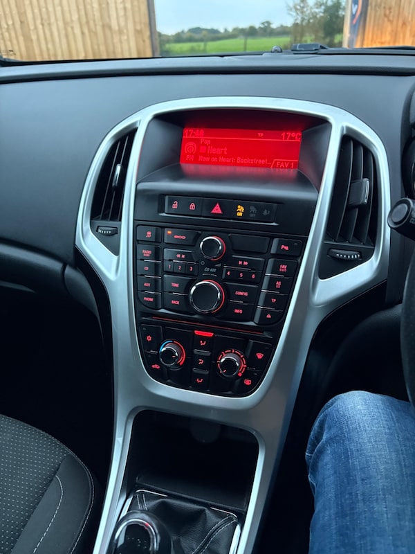 Used Vauxhall Astra 2012 for sale - 76238578: Photo 16