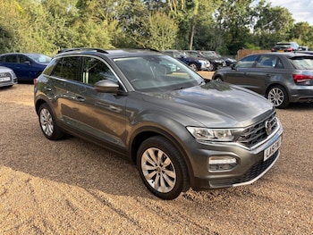 Used Volkswagen T-Roc 2019 for sale - 79062320: Photo