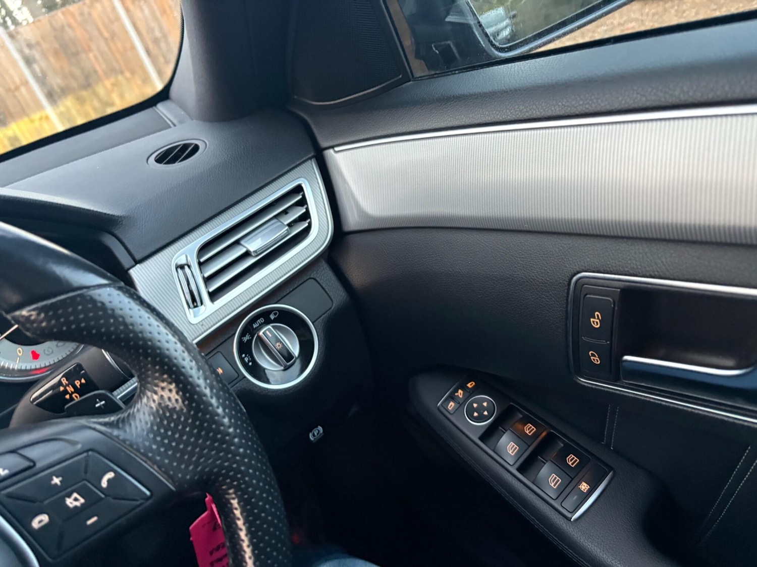 Used Mercedes-Benz E Class 2015 for sale - 77098072: Photo 26