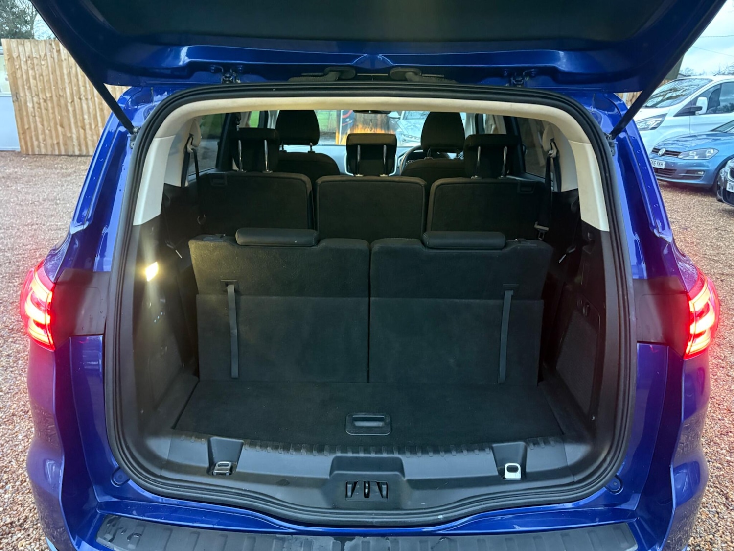 Used Ford S-Max 2016 for sale - 77625316: Photo 28