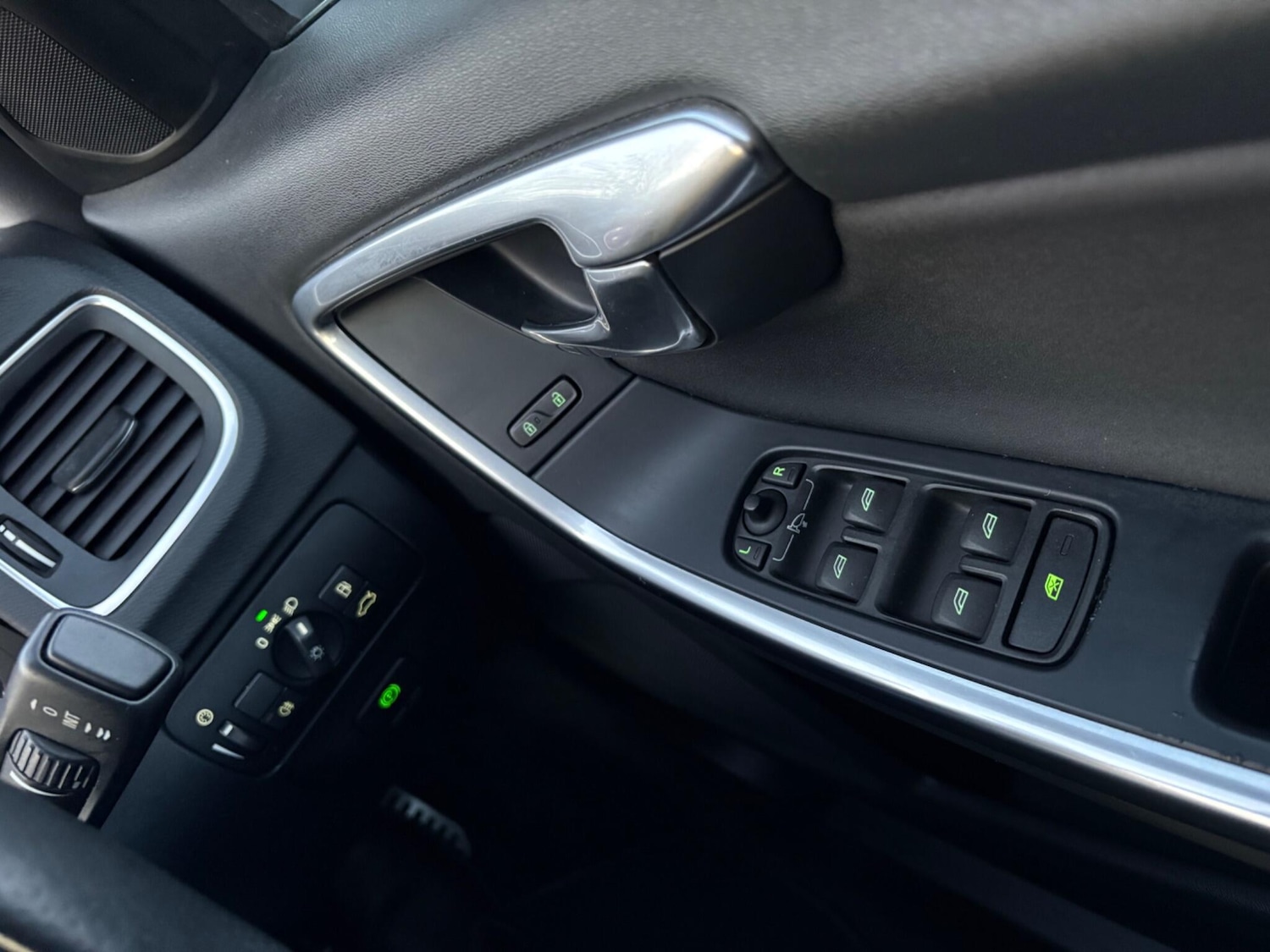 Used Volvo S60 2012 for sale - 76935896: Photo 18