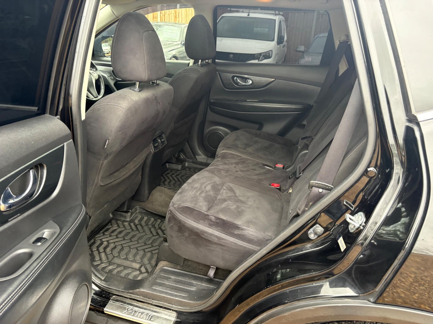 Used Nissan X-Trail 2016 for sale - 77550136: Photo 30