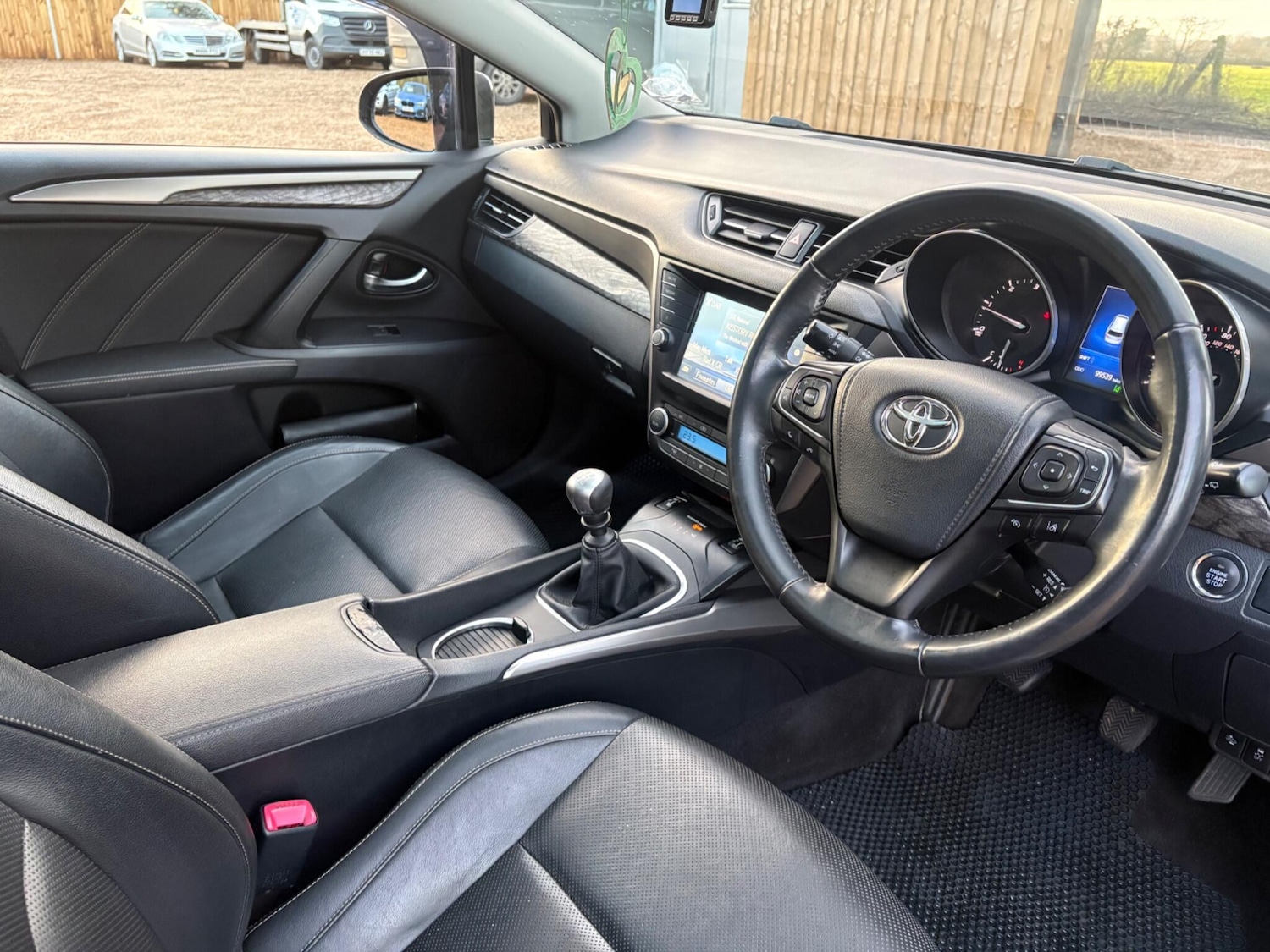 Used Toyota Avensis 2015 for sale - 77229400: Photo 16