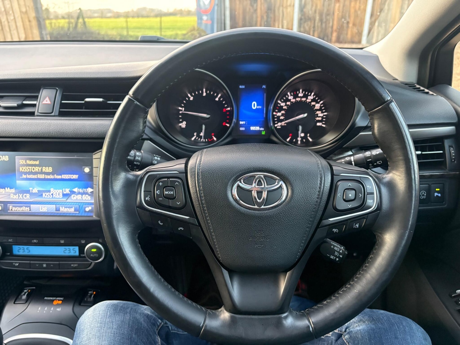 Used Toyota Avensis 2015 for sale - 77229400: Photo 17