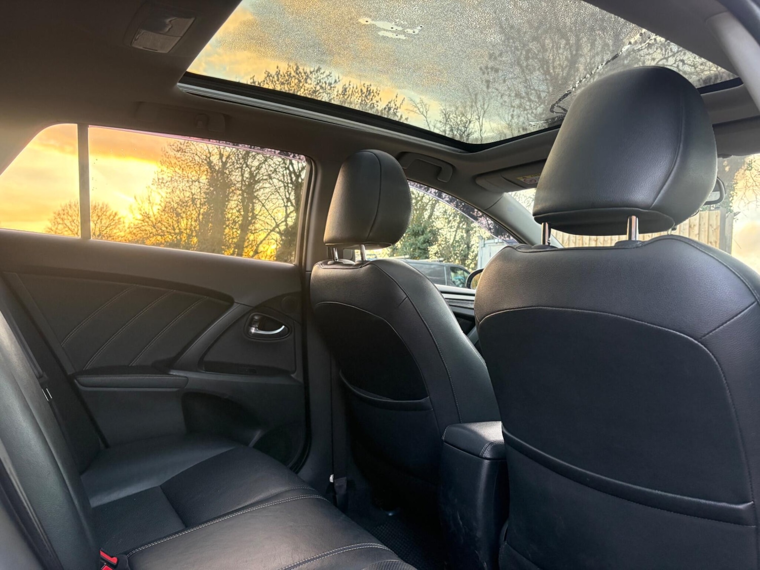 Used Toyota Avensis 2015 for sale - 77229400: Photo 24