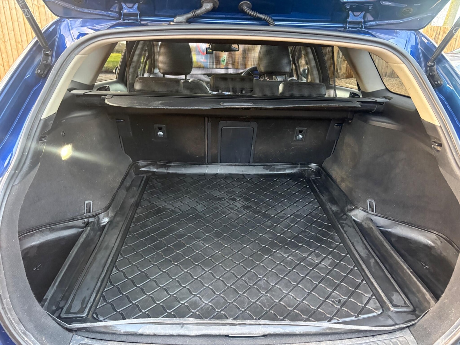 Used Toyota Avensis 2015 for sale - 77229400: Photo 26