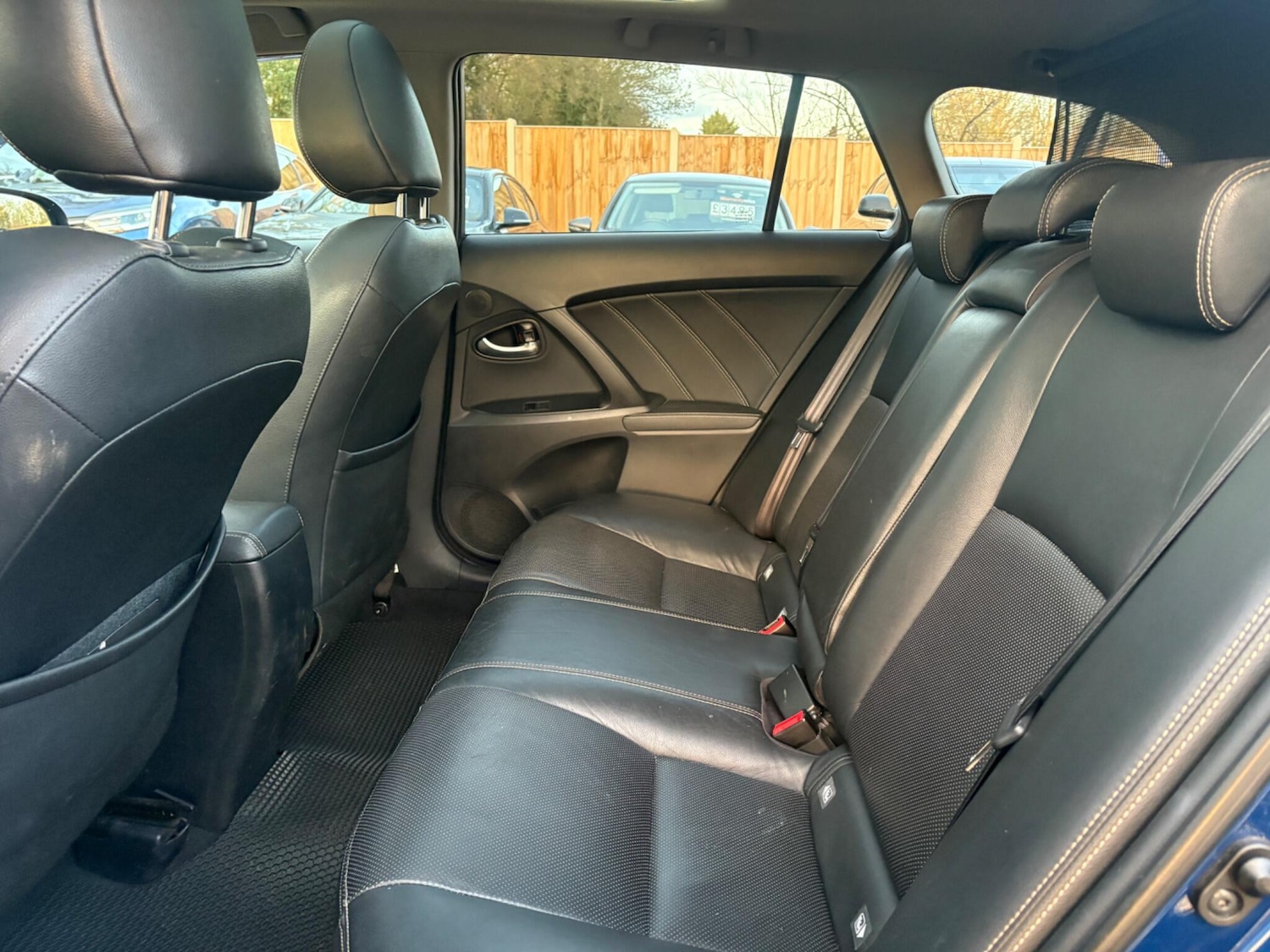 Used Toyota Avensis 2015 for sale - 77229400: Photo 30