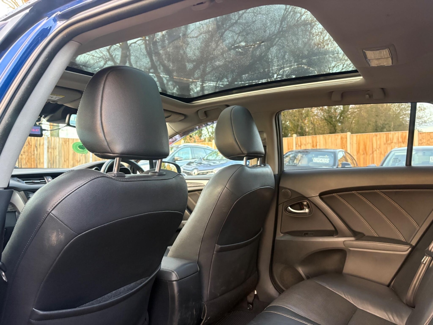 Used Toyota Avensis 2015 for sale - 77229400: Photo 31