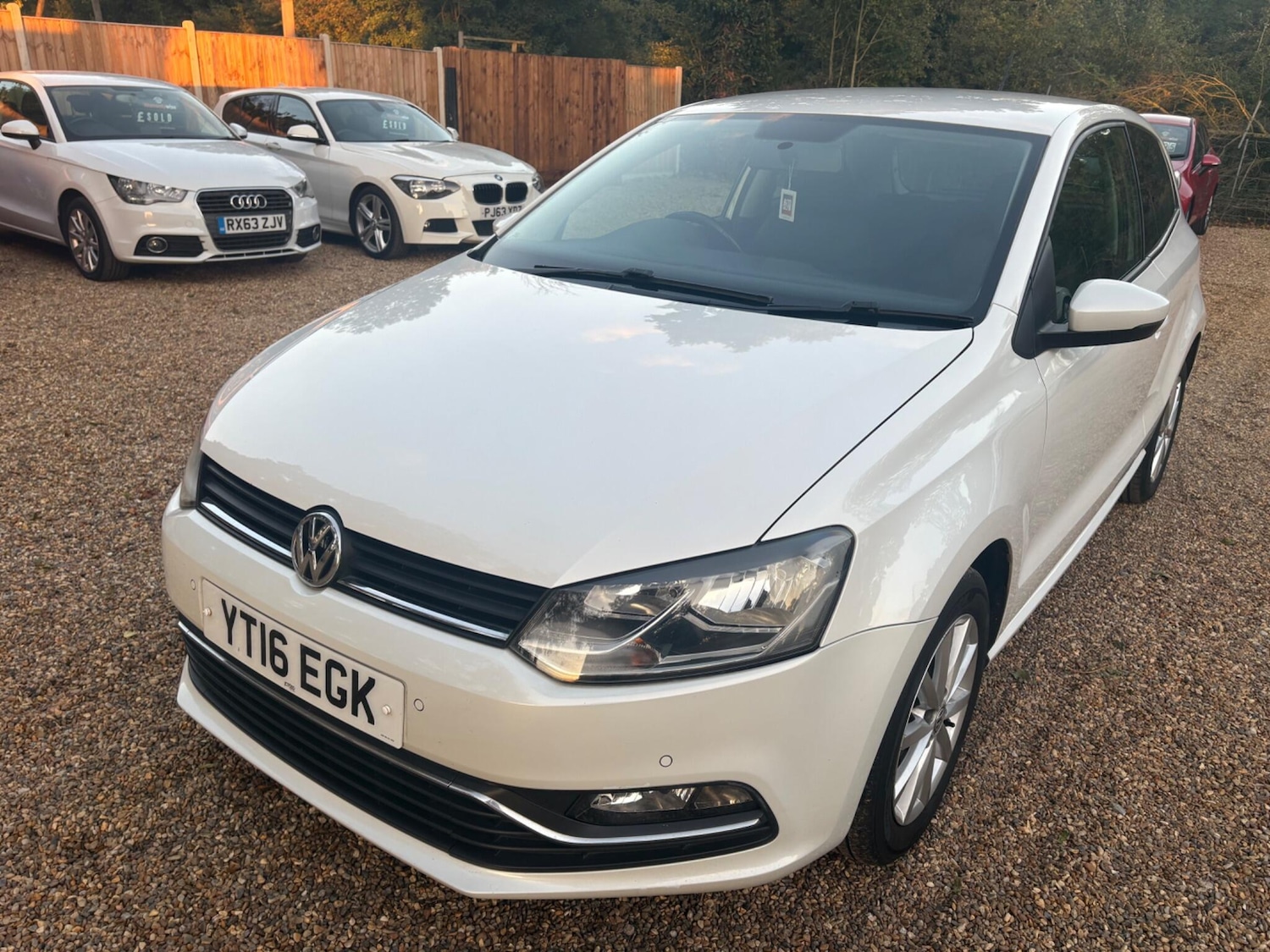 Used Volkswagen Polo 2016 for sale - 76041940: Photo 1