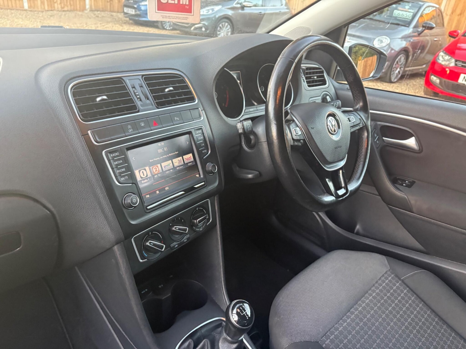Used Volkswagen Polo 2016 for sale - 76041940: Photo 25
