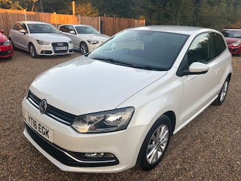Used Volkswagen Polo 2016 for sale - 76041940: Photo 2
